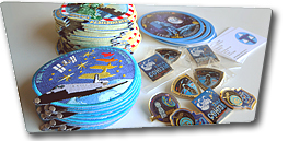 foto van patches, pins, stickers en visitekaartjes